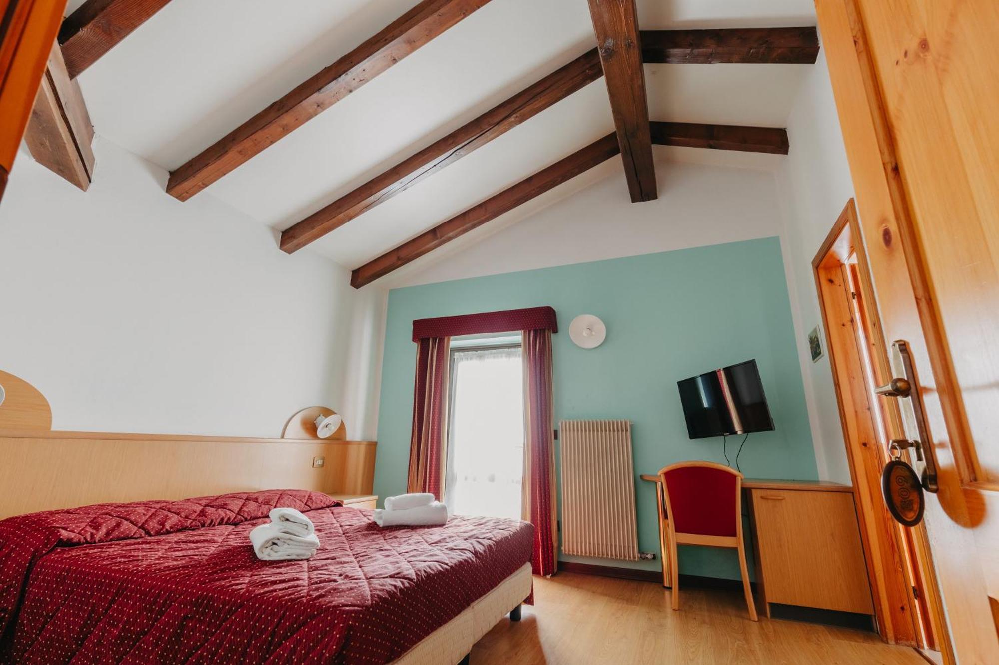Hotel Spera Strigno Esterno foto