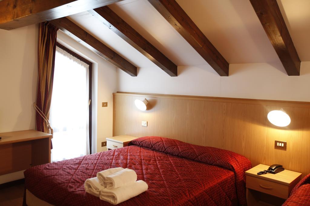 Hotel Spera Strigno Camera foto